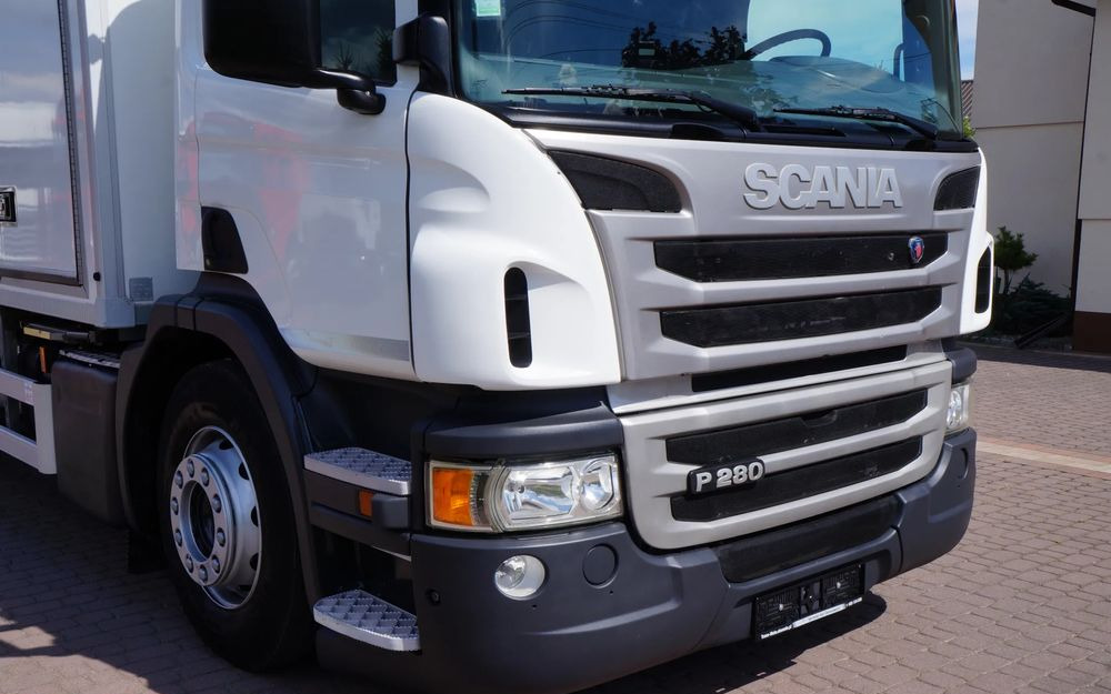 Scania P280 Euro 6 18 TON CHŁODNIA 16 PALET NISKI PRZEBIEG - Hűtős teherautó: 5 kép. Scania P280 Euro 6 18 TON CHŁODNIA 16 PALET NISKI PRZEBIEG - Hűtős teherautó: 5 kép.