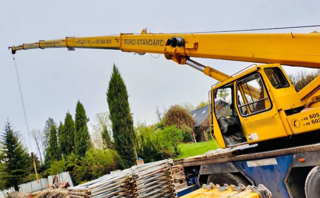 GROVE GMK 3050 - Autódaru: 2 kép. GROVE GMK 3050 - Autódaru: 2 kép.