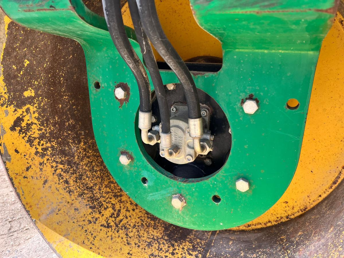 Minihenger Ammann COMPACTEUR AV26-2 ROULEAU TANDEM VIBRANT ARTICULÉ: 17 kép.