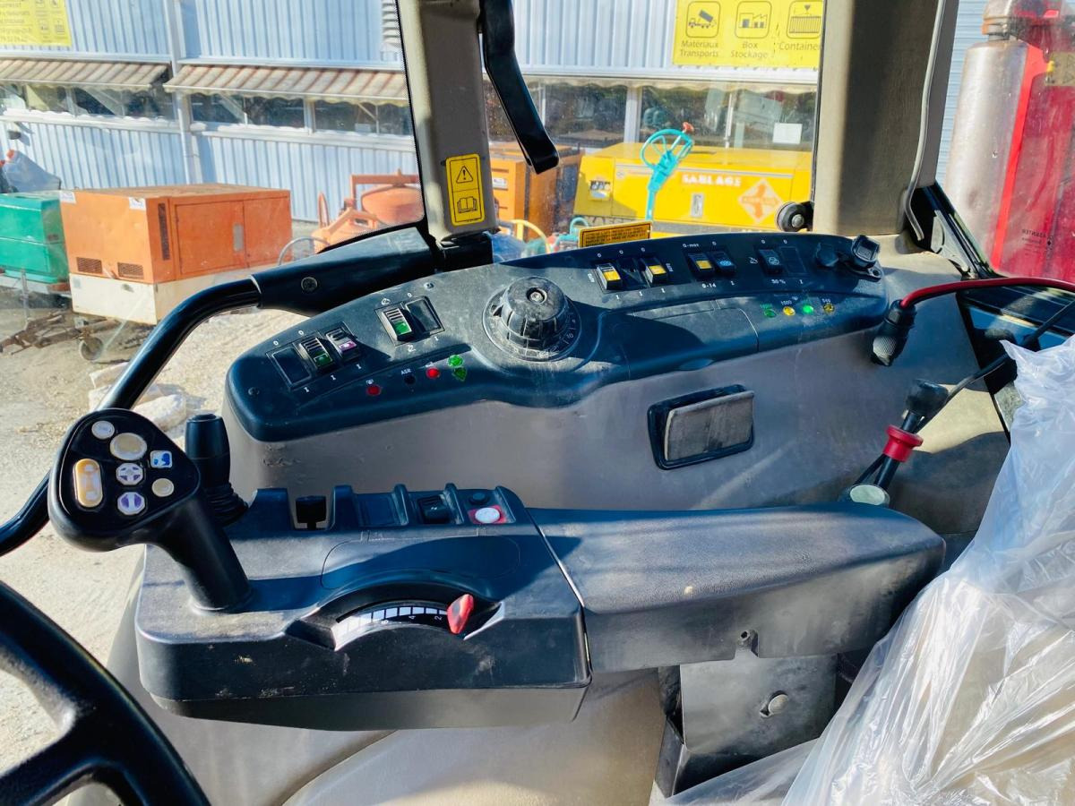 Traktor CASE IH CVX 150: 10 kép. Traktor CASE IH CVX 150: 10 kép.