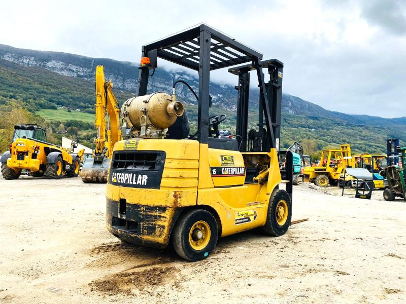 CATERPILLAR Chariot élévateur GP15 - Gázüzemű targonca: 4 kép. CATERPILLAR Chariot élévateur GP15 - Gázüzemű targonca: 4 kép.