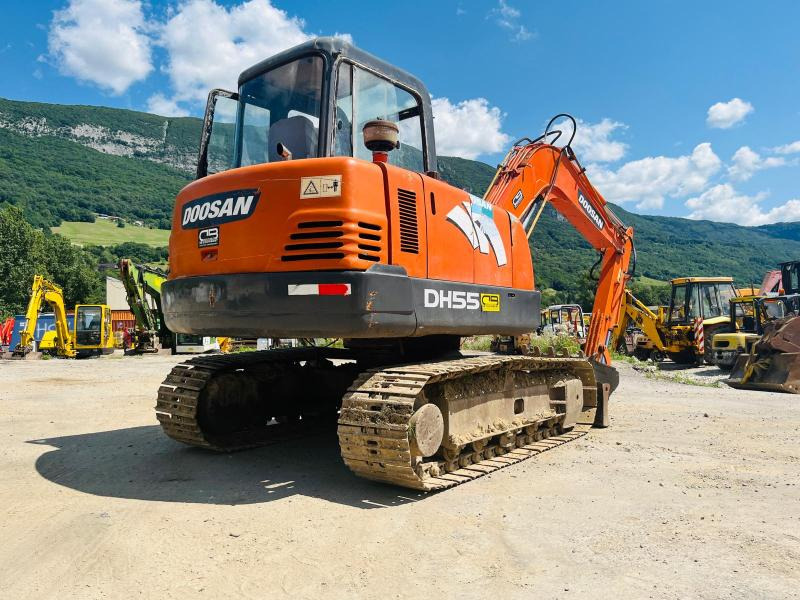 DOOSAN DH55 MINI PELLE 5T - Minikotró: 4 kép. DOOSAN DH55 MINI PELLE 5T - Minikotró: 4 kép.