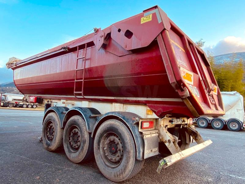 FRUEHAUF REMORQUE SEMI-BENNE - Félpótkocsi billenőplatós: 5 kép. FRUEHAUF REMORQUE SEMI-BENNE - Félpótkocsi billenőplatós: 5 kép.