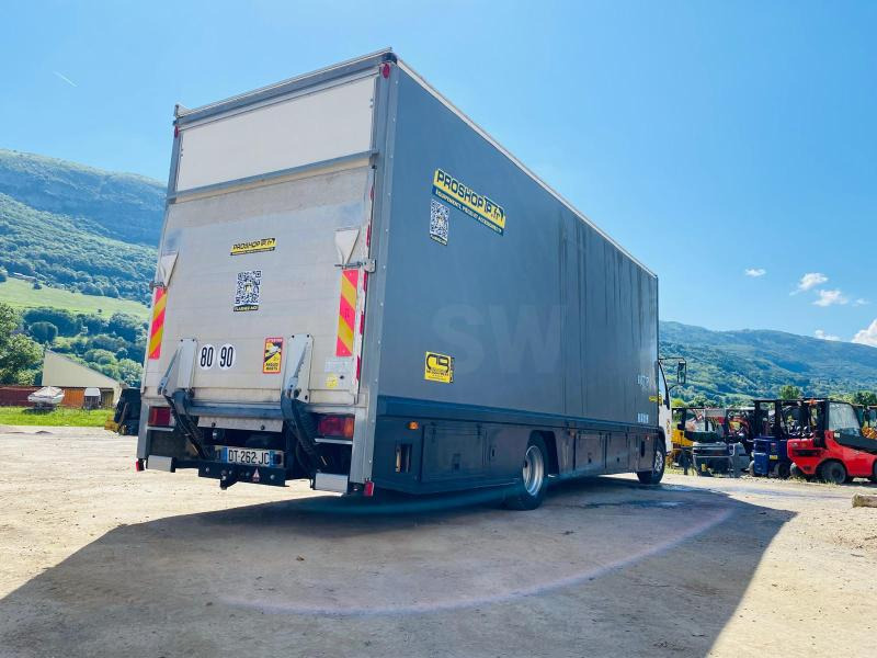 ISUZU Camion SÉRIE N AVEC 2 STRUCTURES CHAPITEAUX - Dobozos felépítményű teherautó: 5 kép. ISUZU Camion SÉRIE N AVEC 2 STRUCTURES CHAPITEAUX - Dobozos felépítményű teherautó: 5 kép.