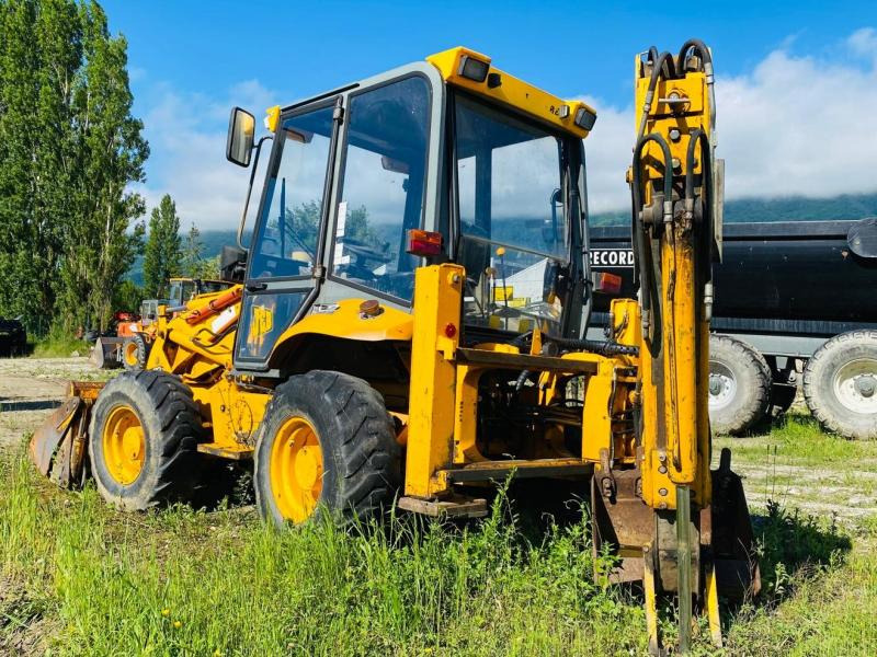 Jcb 2 CX TRACTOPELLE 5,2T (NET DE TVA) - Kotrórakodó: 5 kép. Jcb 2 CX TRACTOPELLE 5,2T (NET DE TVA) - Kotrórakodó: 5 kép.