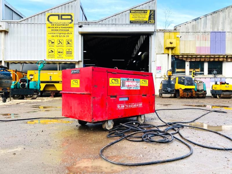 Minikotró KOBELCO Mini pelle électrique SK007: 11 kép. Minikotró KOBELCO Mini pelle électrique SK007: 11 kép.