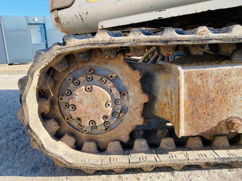 Minikotró KOBELCO Mini pelle électrique SK007: 9 kép. Minikotró KOBELCO Mini pelle électrique SK007: 9 kép.