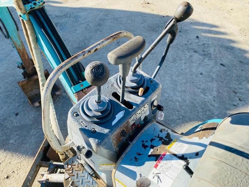 Minikotró KOBELCO Mini pelle électrique SK007: 10 kép. Minikotró KOBELCO Mini pelle électrique SK007: 10 kép.