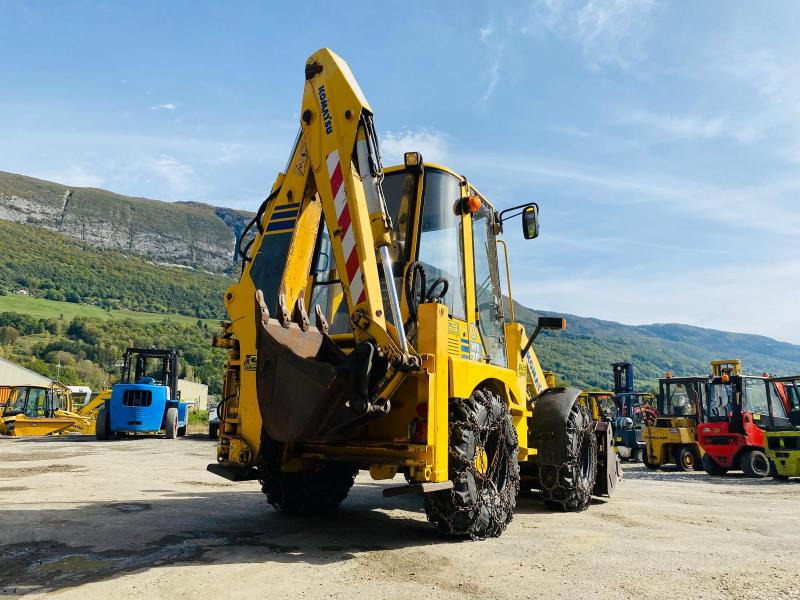 KOMATSU Tractopelle WB70 (NET DE TVA) - Kotrórakodó: 5 kép. KOMATSU Tractopelle WB70 (NET DE TVA) - Kotrórakodó: 5 kép.