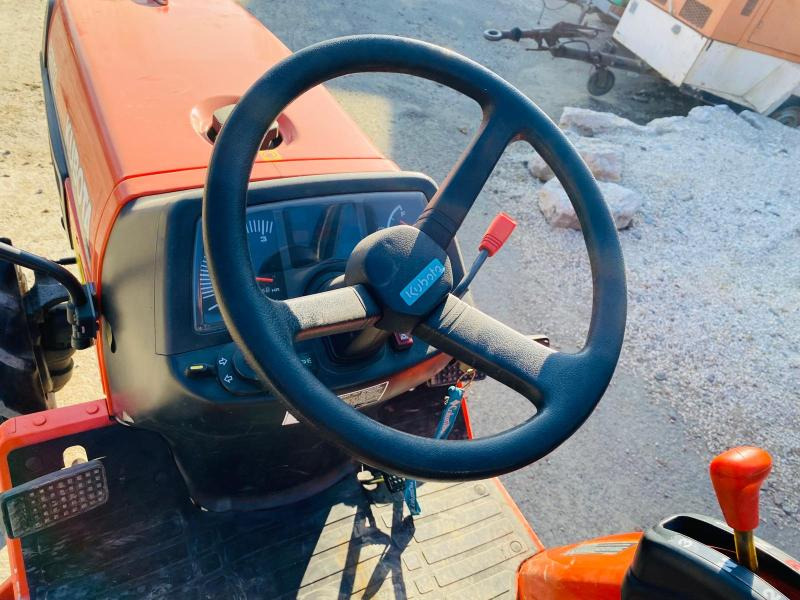 Kistraktor KUBOTA B1710 MINI TRACTEUR AGRICOLE: 11 kép.