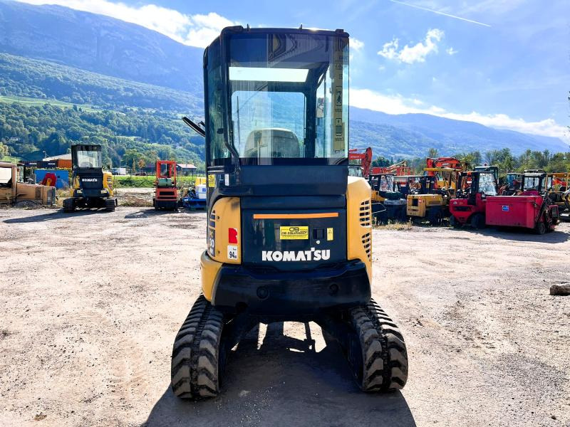 Komatsu PC 30 MR 2 Mini pelle 3,2T - Minikotró: 4 kép. Komatsu PC 30 MR 2 Mini pelle 3,2T - Minikotró: 4 kép.