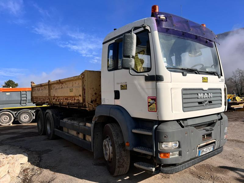 MAN TGA 28.430 6x2-2 BL CAMION AMPLIROLL - Horgos rakodó teherautó: 4 kép. MAN TGA 28.430 6x2-2 BL CAMION AMPLIROLL - Horgos rakodó teherautó: 4 kép.