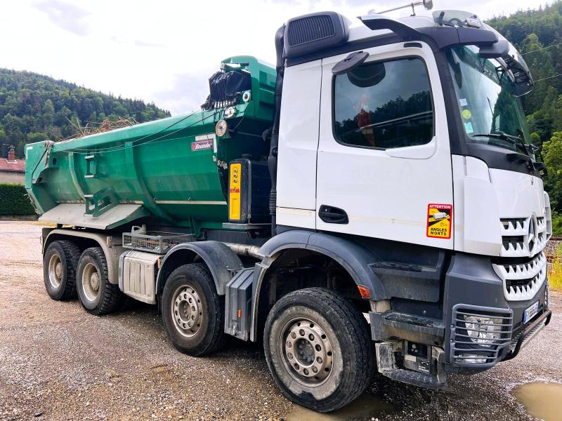 Mercedes Arocs CAMION BENNE 8x4 460cv 11L Euro6 - Billenőplatós teherautó: 2 kép. Mercedes Arocs CAMION BENNE 8x4 460cv 11L Euro6 - Billenőplatós teherautó: 2 kép.
