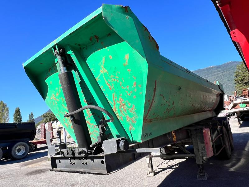 Metaco SD233 - Félpótkocsi billenőplatós: 1 kép. Metaco SD233 - Félpótkocsi billenőplatós: 1 kép.