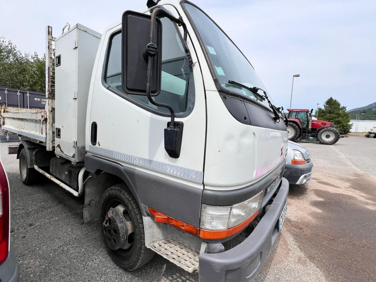 Mitsubishi Canter FB634 D CAMION BENNE (NET DE TVA) - Billenőplatós kisteherautó: 2 kép. Mitsubishi Canter FB634 D CAMION BENNE (NET DE TVA) - Billenőplatós kisteherautó: 2 kép.