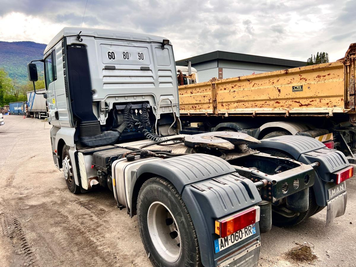 MAN TGA 18.530 avec hydraulique benne - Nyergesvontató: 3 kép. MAN TGA 18.530 avec hydraulique benne - Nyergesvontató: 3 kép.