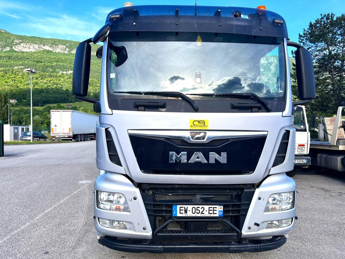 MAN TGS 18.460 4x2 - Nyergesvontató: 2 kép. MAN TGS 18.460 4x2 - Nyergesvontató: 2 kép.