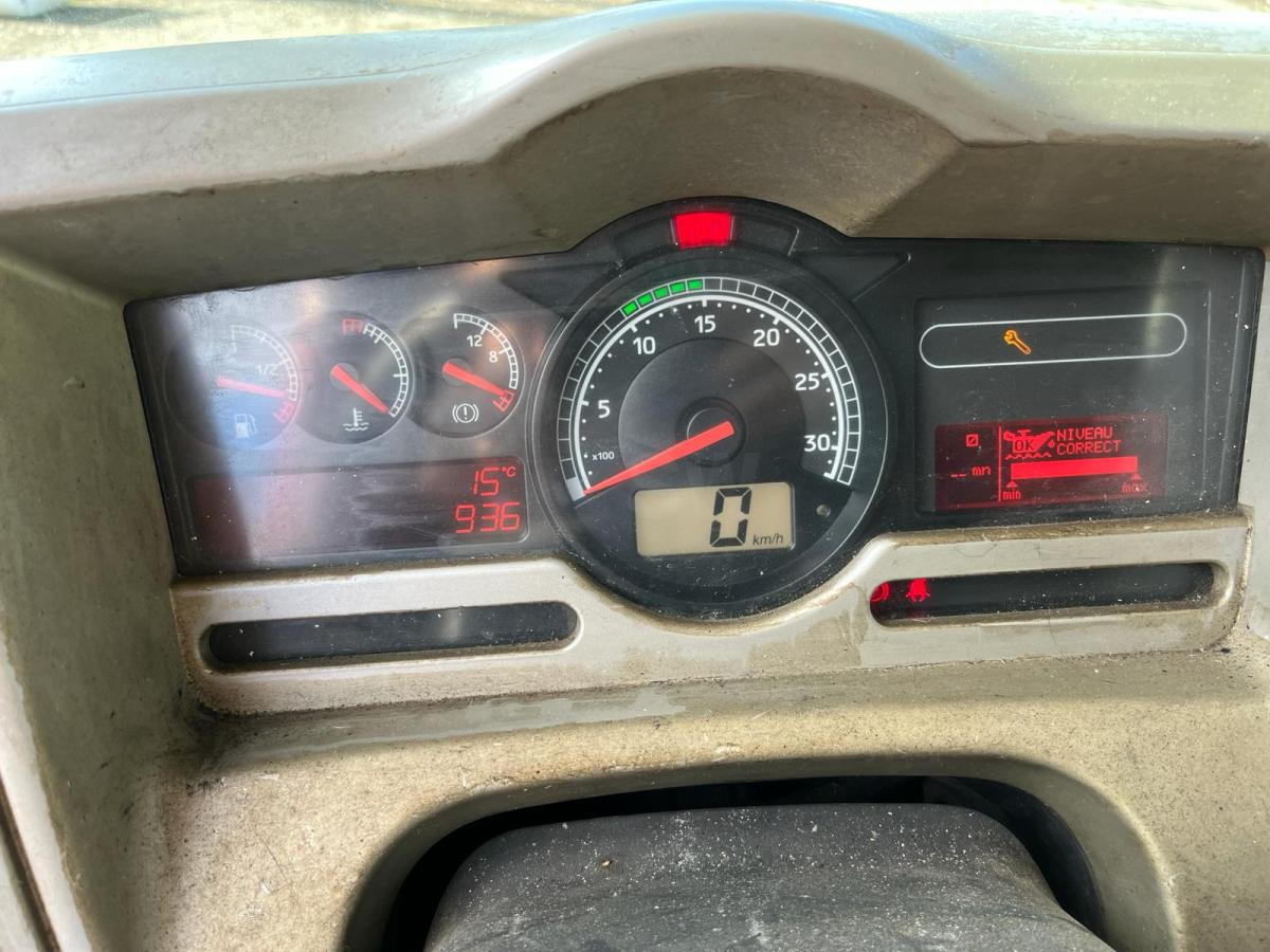 Nyergesvontató RENAULT Tracteur TRUCKS PREMIUM 420.19 4x2: 11 kép.