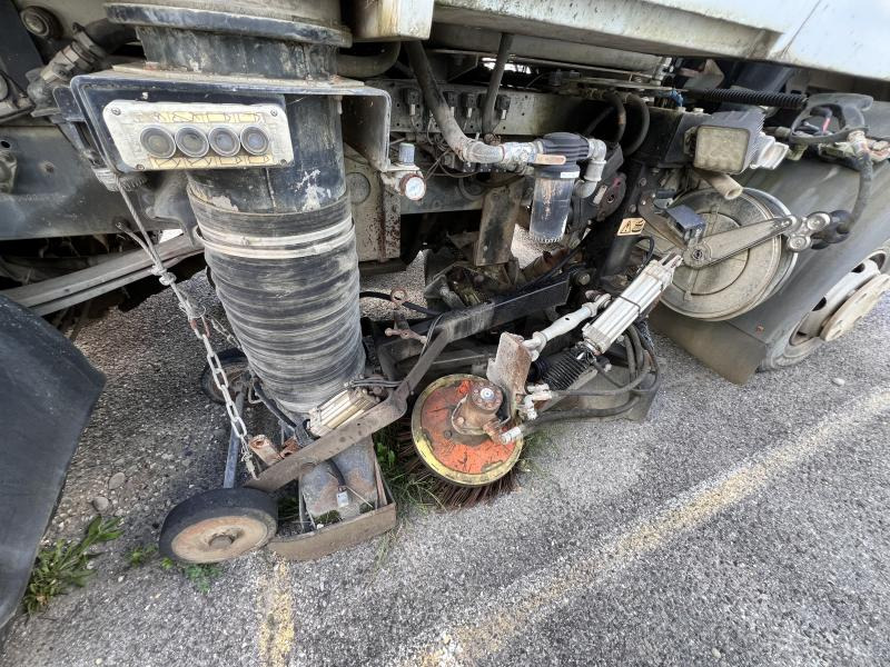 RENAULT Camion balayeur SCARAB MAJOR - Utcaseprő gép: 5 kép. RENAULT Camion balayeur SCARAB MAJOR - Utcaseprő gép: 5 kép.