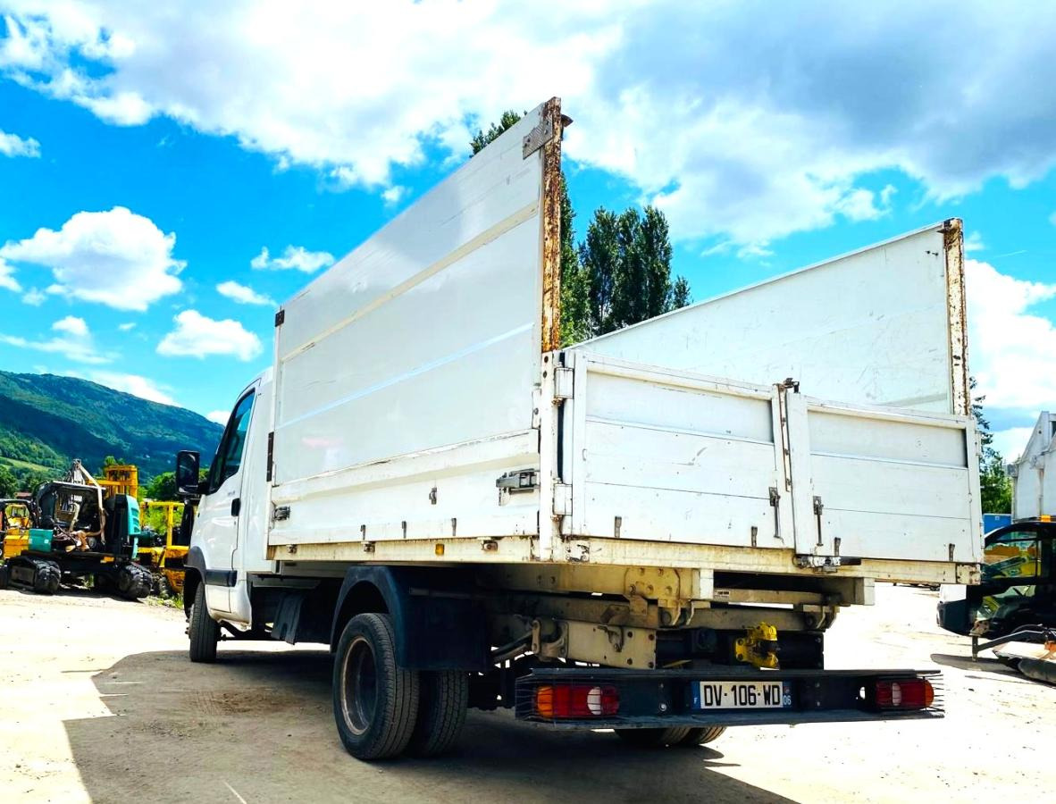 RENAULT MASCOTT 130 DXI Fourgon benne (NET DE TVA) - Billenőplatós teherautó: 3 kép. RENAULT MASCOTT 130 DXI Fourgon benne (NET DE TVA) - Billenőplatós teherautó: 3 kép.