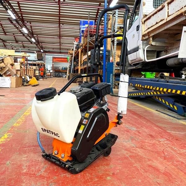 SPATPAC MS65-4U COMPACTEUR À MAIN NEUF - Lapvibrátor: 1 kép. SPATPAC MS65-4U COMPACTEUR À MAIN NEUF - Lapvibrátor: 1 kép.