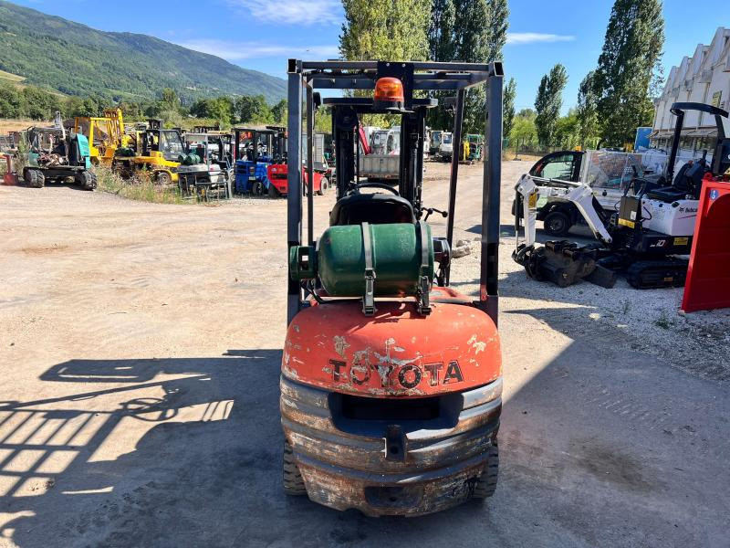 Toyota 426 FGF15 CHARIOT ELEVATEUR A GAZ 1,5T 4,3m - Gázüzemű targonca: 4 kép. Toyota 426 FGF15 CHARIOT ELEVATEUR A GAZ 1,5T 4,3m - Gázüzemű targonca: 4 kép.