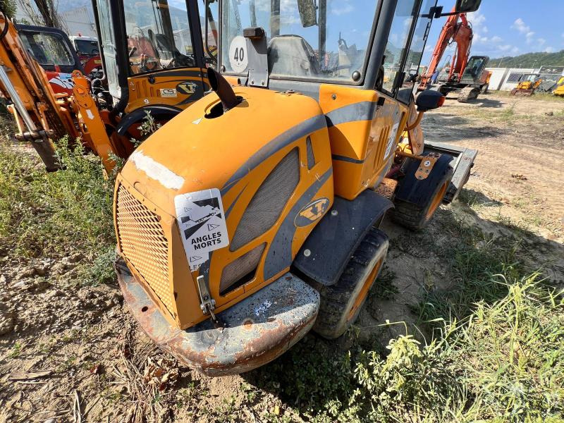 Venieri 263B PLUS CHARGEUSE SUR PNEUS - Gumikerekes homlokrakodó: 3 kép. Venieri 263B PLUS CHARGEUSE SUR PNEUS - Gumikerekes homlokrakodó: 3 kép.