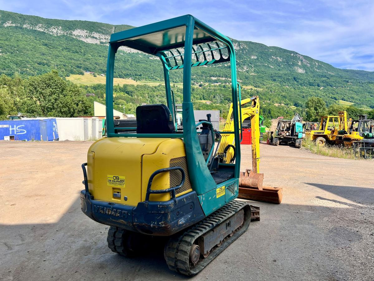 Yanmar B18EX Minipelle 1,8T - Minikotró: 3 kép. Yanmar B18EX Minipelle 1,8T - Minikotró: 3 kép.