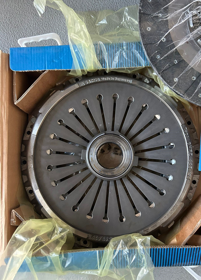 SACHS MANKAT 1-CLUTCH SET (DISC+PLATE+BEARING) - Kuplung és alkatrészek - Teherautó: 1 kép. SACHS MANKAT 1-CLUTCH SET (DISC+PLATE+BEARING) - Kuplung és alkatrészek - Teherautó: 1 kép.