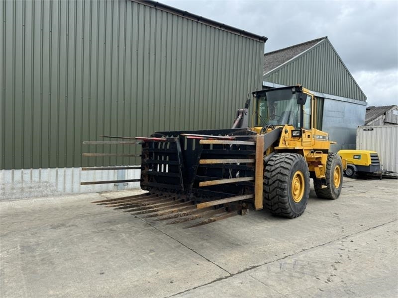 Albutt B916HX Buck Rake - Rendfelszedő: 1 kép. Albutt B916HX Buck Rake - Rendfelszedő: 1 kép.