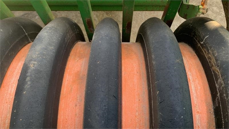 Amazone 4M AD-P 403 Special Disc Combination **Video Below - Kombinált vetőgép: 4 kép. Amazone 4M AD-P 403 Special Disc Combination **Video Below - Kombinált vetőgép: 4 kép.