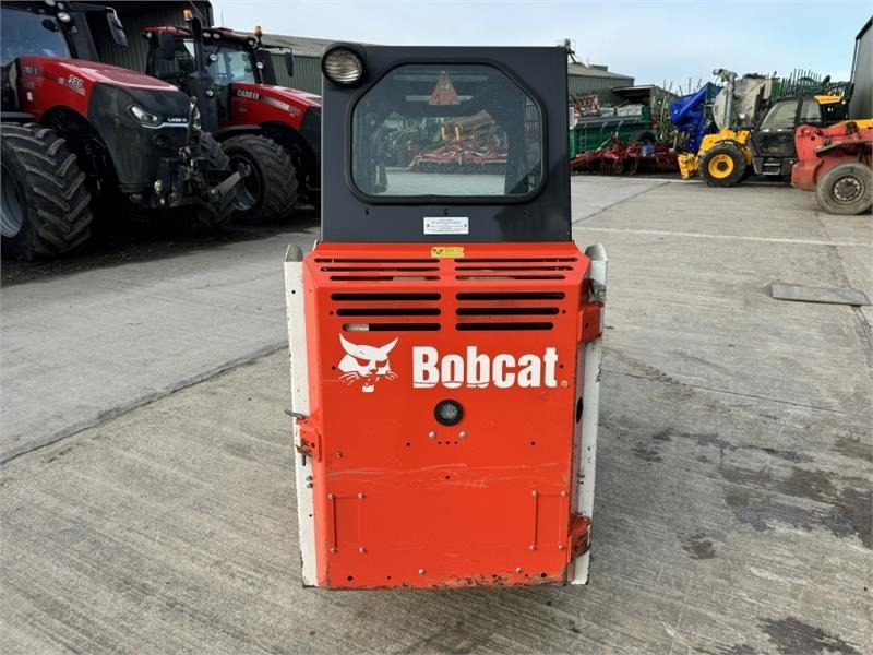 Bobcat S70 Skid Steer - Mini homlokrakodó: 3 kép. Bobcat S70 Skid Steer - Mini homlokrakodó: 3 kép.
