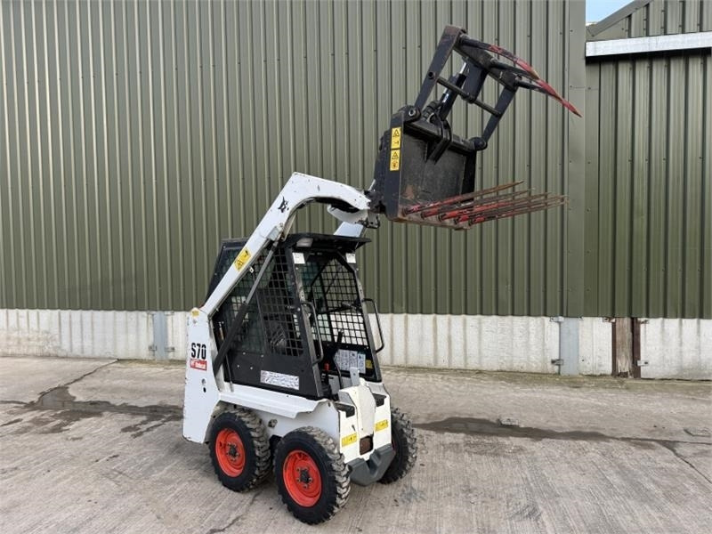 Bobcat S70 Skid Steer - Mini homlokrakodó: 4 kép. Bobcat S70 Skid Steer - Mini homlokrakodó: 4 kép.
