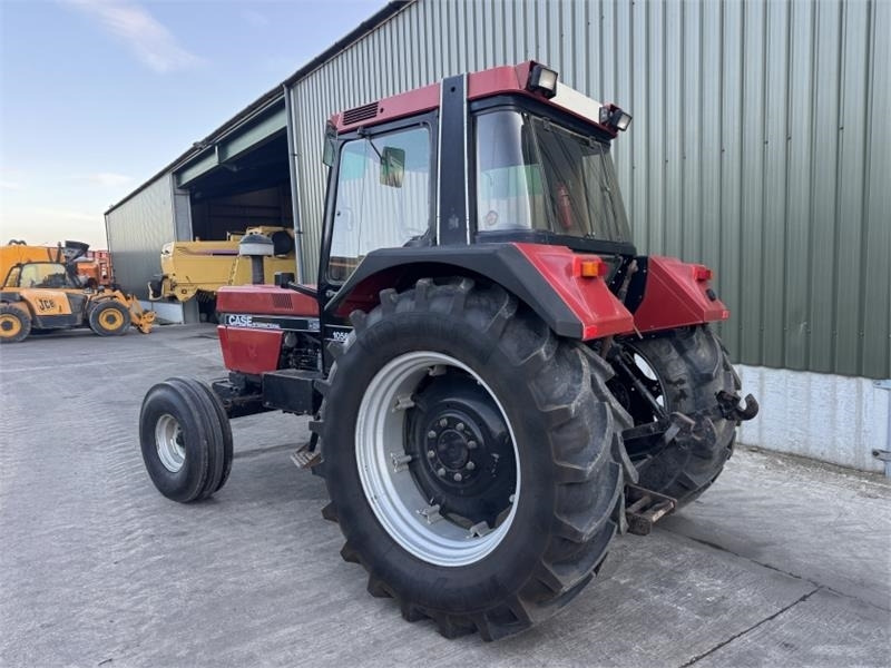 Case International 1056XL 2WD  - Traktor: 4 kép. Case International 1056XL 2WD  - Traktor: 4 kép.
