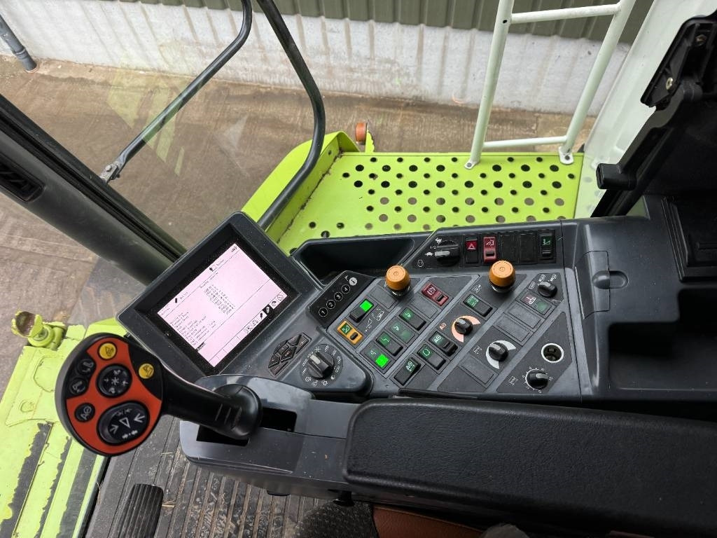 Claas Lexion 600 TT - Kombájn: 5 kép. Claas Lexion 600 TT - Kombájn: 5 kép.