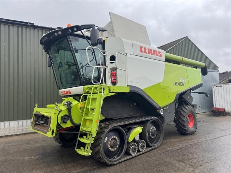 Claas Lexion 750TT APS Hybrid c/w V90 - Betakarítógép tartozék: 5 kép. Claas Lexion 750TT APS Hybrid c/w V90 - Betakarítógép tartozék: 5 kép.