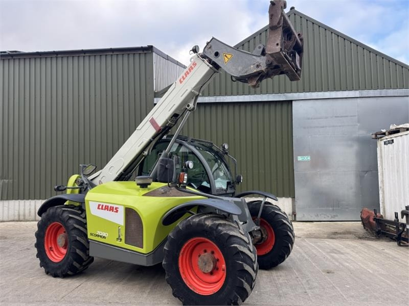 Claas Scorpion 7030 Vario Power - Teleszkópos rakodó: 3 kép. Claas Scorpion 7030 Vario Power - Teleszkópos rakodó: 3 kép.