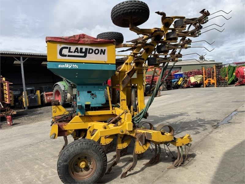 Claydon 6m V Form Drill - Kombinált vetőgép: 4 kép. Claydon 6m V Form Drill - Kombinált vetőgép: 4 kép.