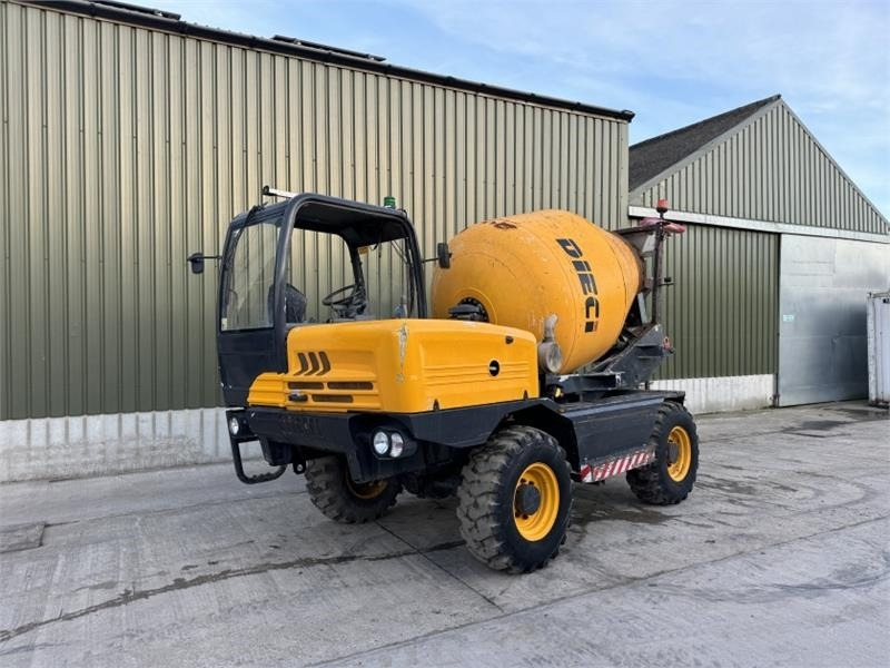 Dieci LH 683 Concrete Mixer - Csuklós dömper: 1 kép. Dieci LH 683 Concrete Mixer - Csuklós dömper: 1 kép.