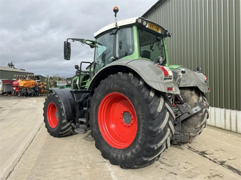 Fendt 828 ECR Vario Profi Plus **Video Below** - Traktor: 2 kép. Fendt 828 ECR Vario Profi Plus **Video Below** - Traktor: 2 kép.
