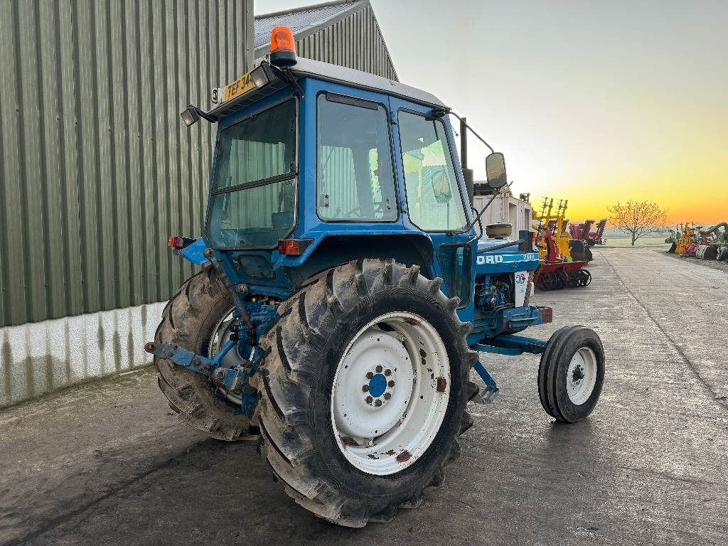Ford 7610 2wd - Traktor: 4 kép. Ford 7610 2wd - Traktor: 4 kép.
