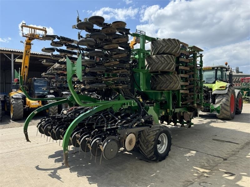 Great Plains Centurion 600 Seed Drill - Kombinált vetőgép: 5 kép. Great Plains Centurion 600 Seed Drill - Kombinált vetőgép: 5 kép.