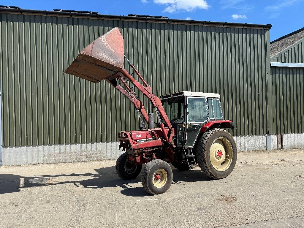 International 584 c/w International Loader - Traktor: 1 kép. International 584 c/w International Loader - Traktor: 1 kép.