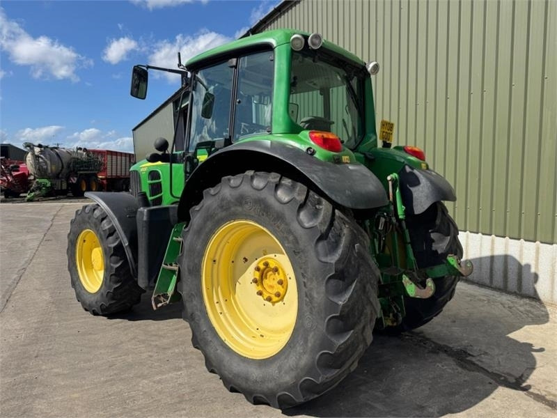 John Deere 6930 Premium - Traktor: 2 kép. John Deere 6930 Premium - Traktor: 2 kép.