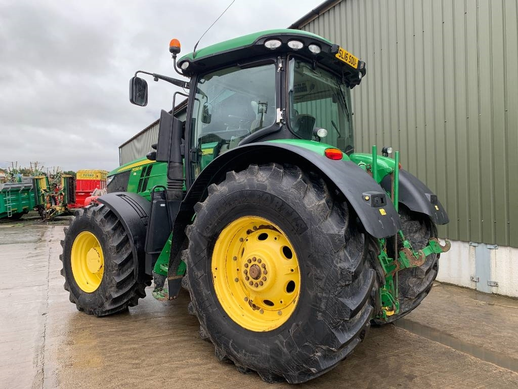 John Deere 7230 R - Traktor: 5 kép. John Deere 7230 R - Traktor: 5 kép.