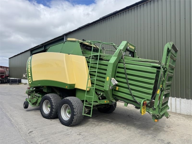 Krone Big Pack 12130 Square Baler - Kocka bálázó: 2 kép. Krone Big Pack 12130 Square Baler - Kocka bálázó: 2 kép.