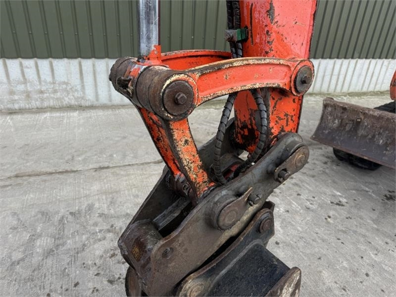 Lánctalpas kotró Kubota Kubota KX080-3 Digger: 9 kép.