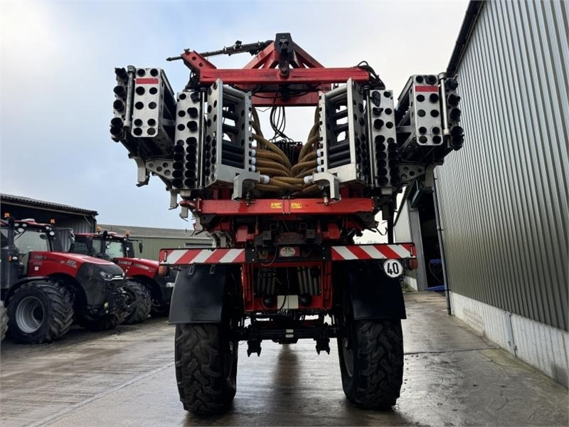 Kuhn AGT 6036 Boom Fert Spreader - Műtrágyaszóró: 3 kép. Kuhn AGT 6036 Boom Fert Spreader - Műtrágyaszóró: 3 kép.