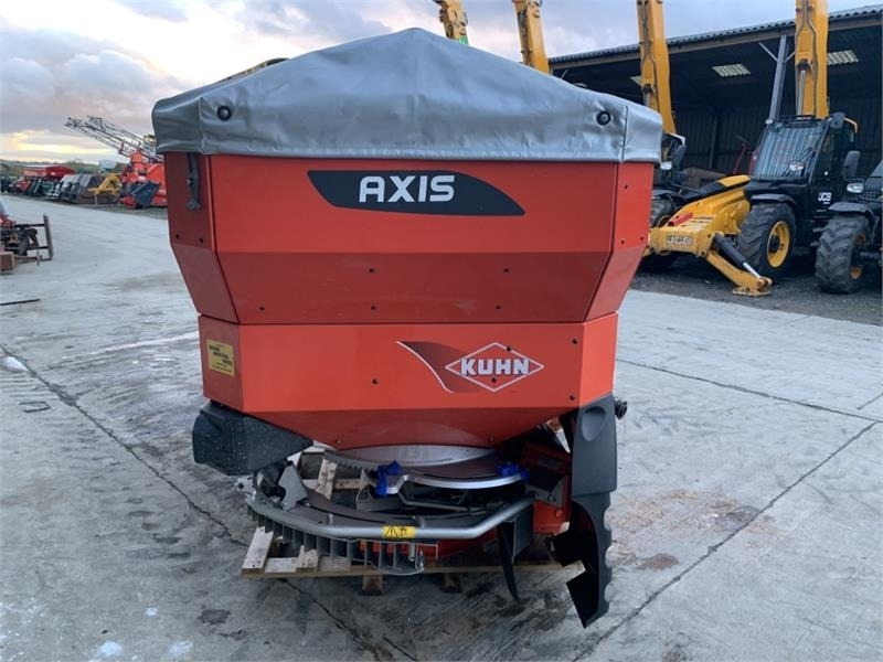 Kuhn Axis 40.2 M-EMC Fert Spreader - Műtrágyaszóró: 5 kép. Kuhn Axis 40.2 M-EMC Fert Spreader - Műtrágyaszóró: 5 kép.