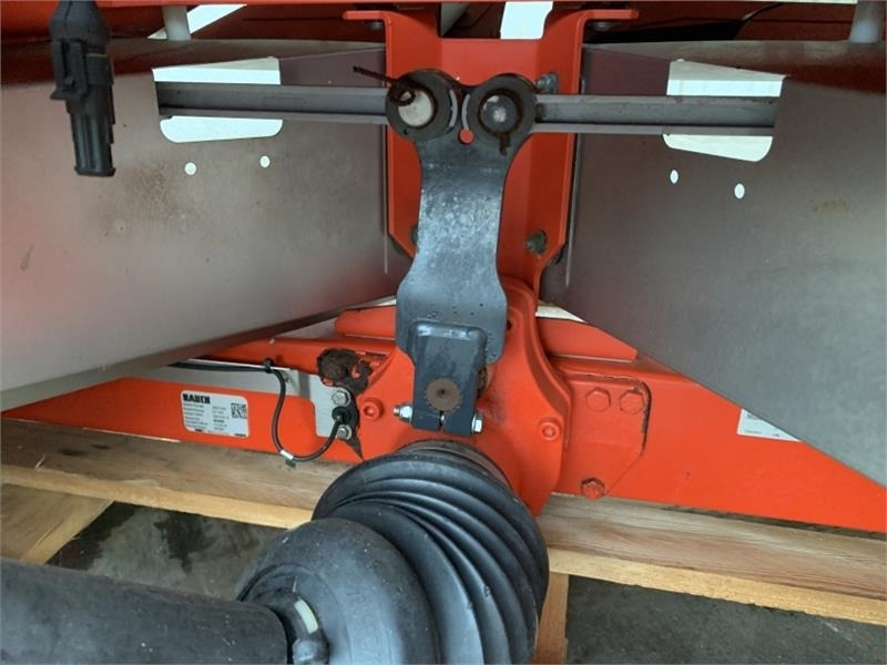 Kuhn Kuhn Axis 40.2 M-EMC Fert Spreader  lízing Kuhn Kuhn Axis 40.2 M-EMC Fert Spreader: 8 kép.